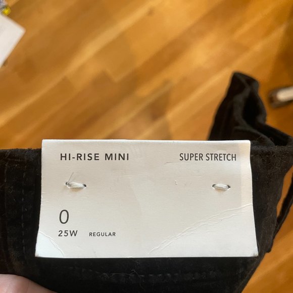 AE 🛍️ SALE 2️⃣ for $15! New Black Velvet Mini 0 (25W) - Picture 6 of 9